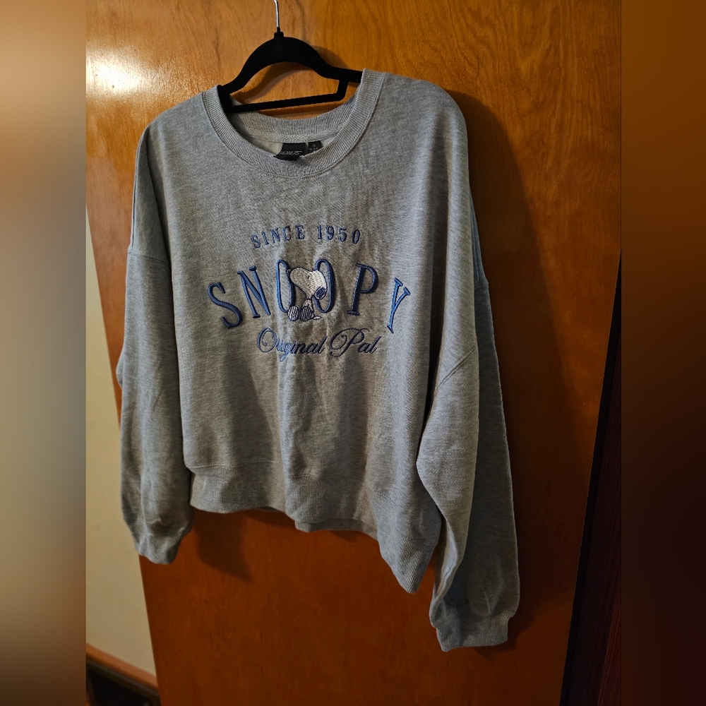 Peanuts Gray and Blue Snoopy Women's Crew Neck Sweat Shirt